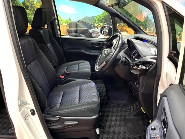 Toyota VOXY 2015-10 193044-7
