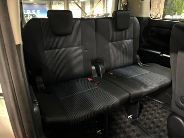 Toyota VOXY 2015-10 193044-9