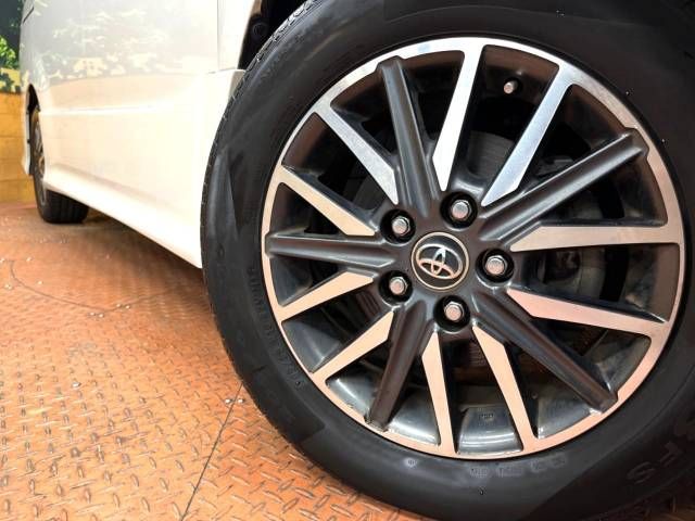 Toyota VOXY 2015-10 193044-12