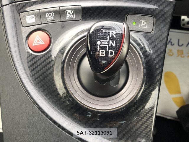 Toyota PRIUS 2012-12 282168-11