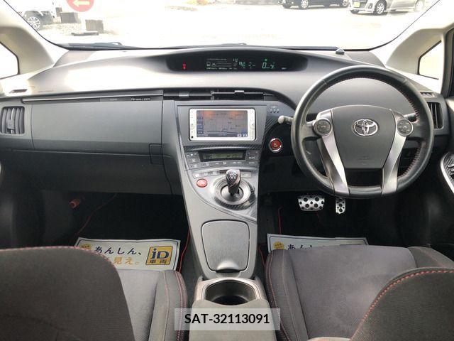 Toyota PRIUS 2012-12 282168-2