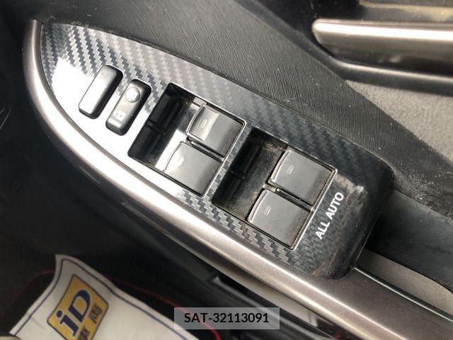 Toyota PRIUS 2012-12 282168-12
