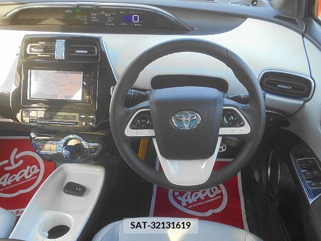 Toyota PRIUS 2016-08 238939-14