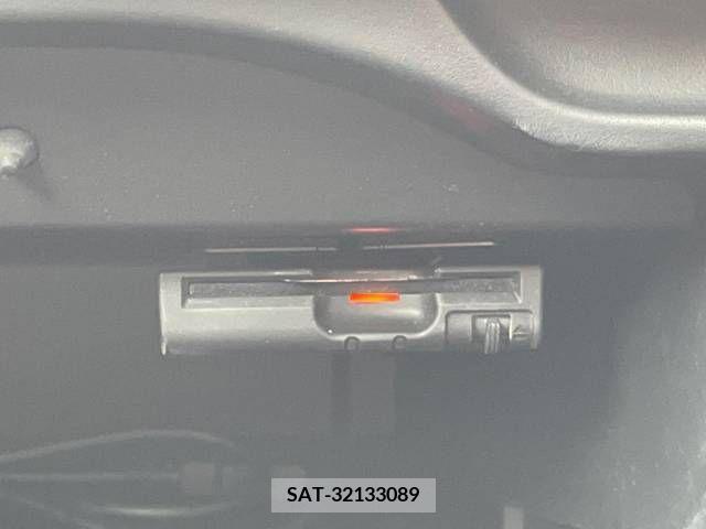 Nissan NOTE 2013-08 365476-5