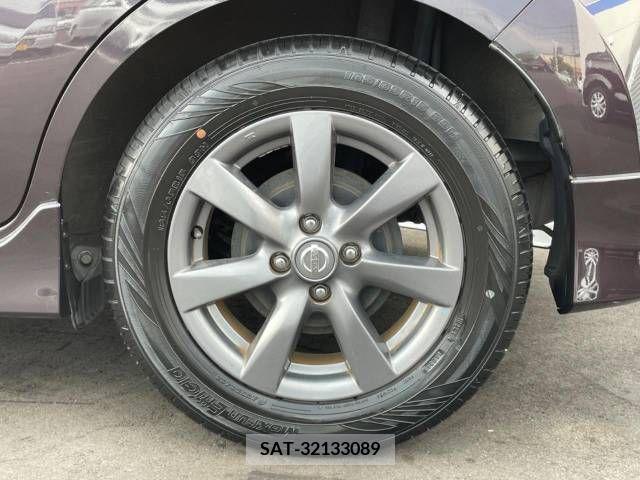 Nissan NOTE 2013-08 365476-12