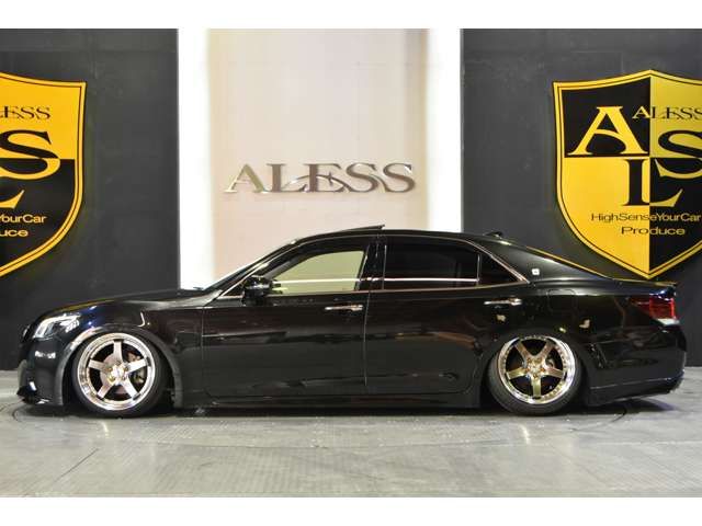 Toyota CROWN SEDAN 2015-12 2260-4