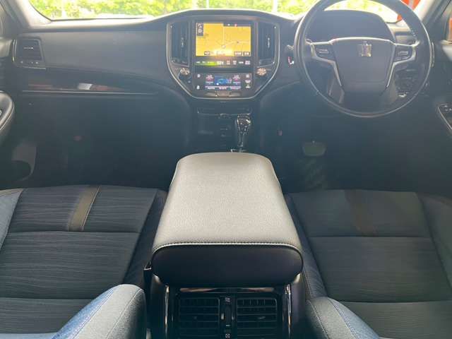 Toyota CROWN SEDAN 2015-12 2260-8