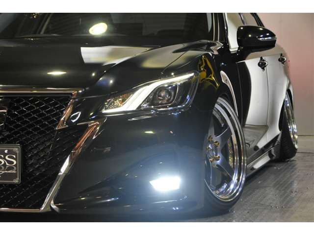 Toyota CROWN SEDAN 2015-12 2260-13