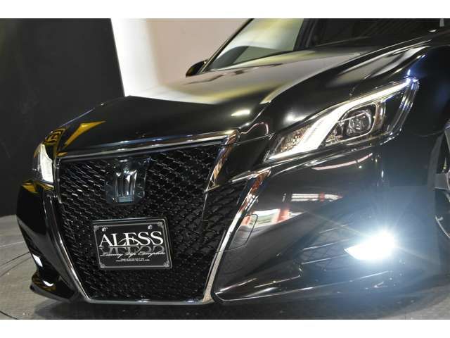 Toyota CROWN SEDAN 2015-12 2260-12
