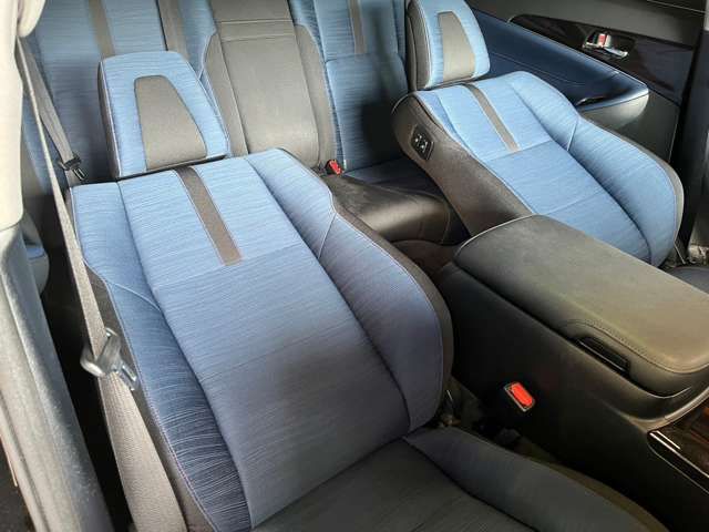 Toyota CROWN SEDAN 2015-12 2260-9