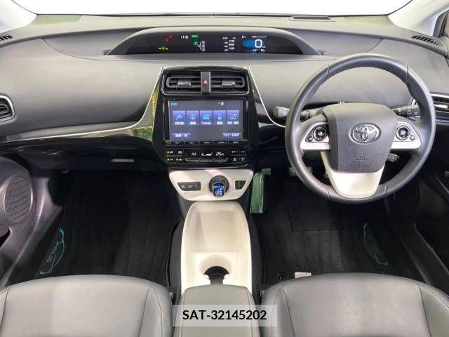 Toyota PRIUS 2016-06 282951-1