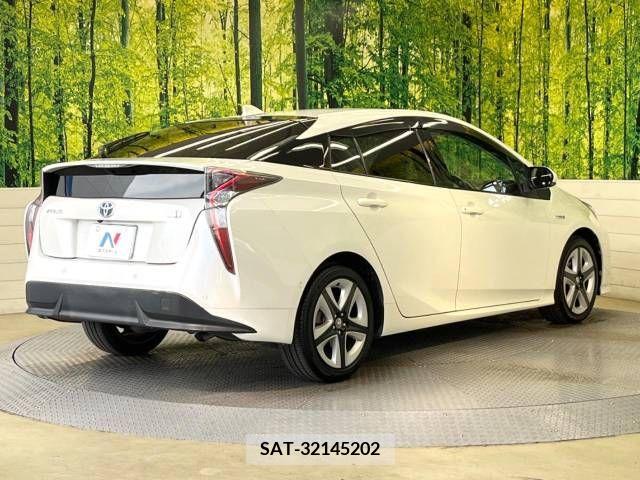 Toyota PRIUS 2016-06 282951-16