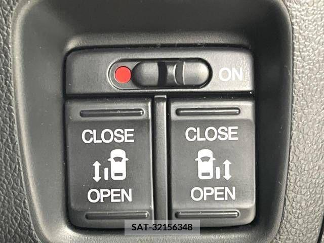 Honda N BOX CUSTOM 2016-10 243268-4