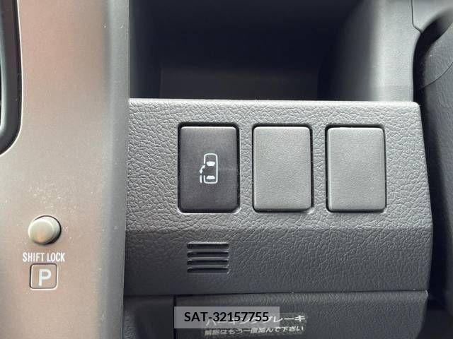 Toyota NOAH 2010-02 365149-4