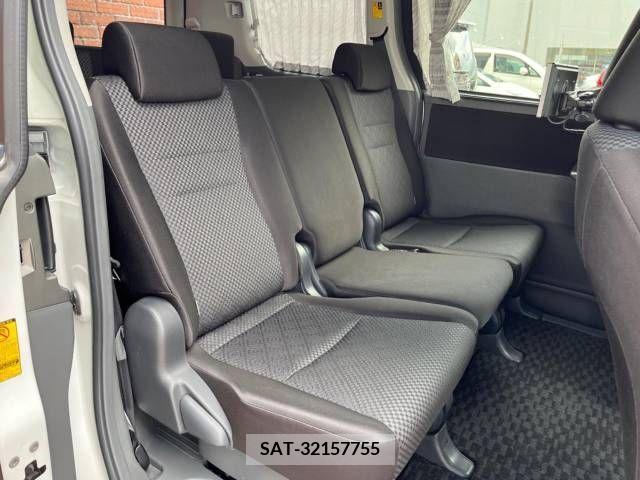 Toyota NOAH 2010-02 365149-10