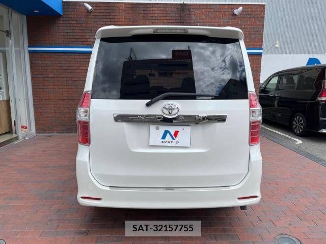 Toyota NOAH 2010-02 365149-17