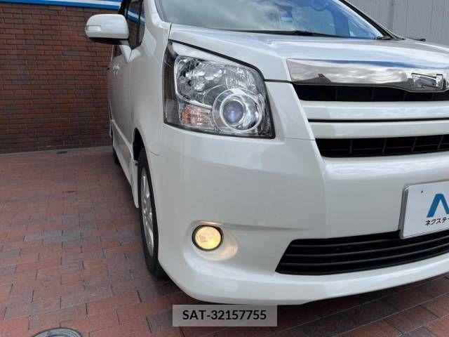 Toyota NOAH 2010-02 365149-14
