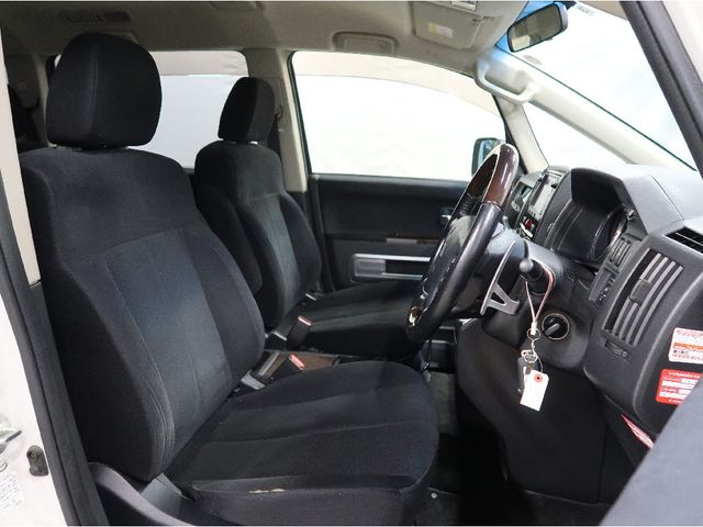 Mitsubishi DELICA D5 2015-03 16922-3