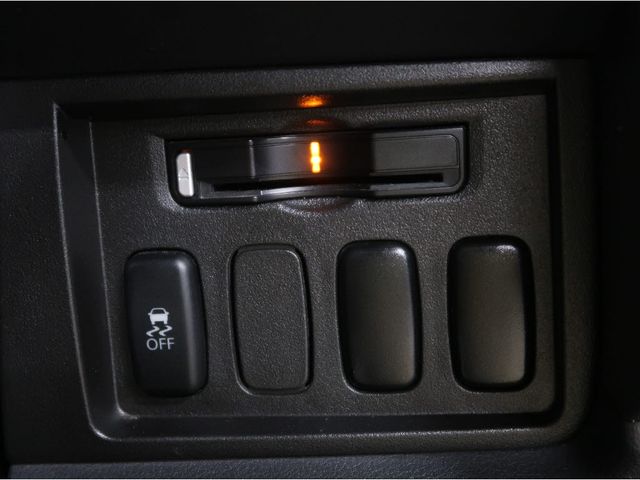 Mitsubishi DELICA D5 2015-03 16922-12