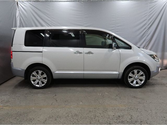 Mitsubishi DELICA D5 2015-03 16922-27