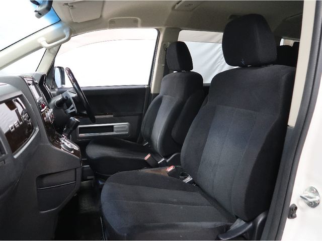 Mitsubishi DELICA D5 2015-03 16922-16