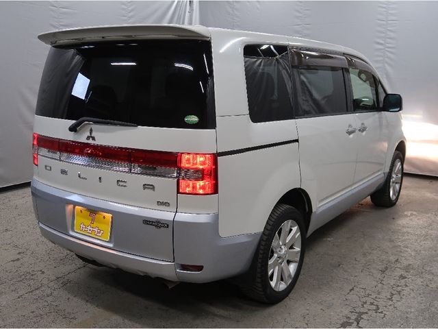 Mitsubishi DELICA D5 2015-03 16922-1