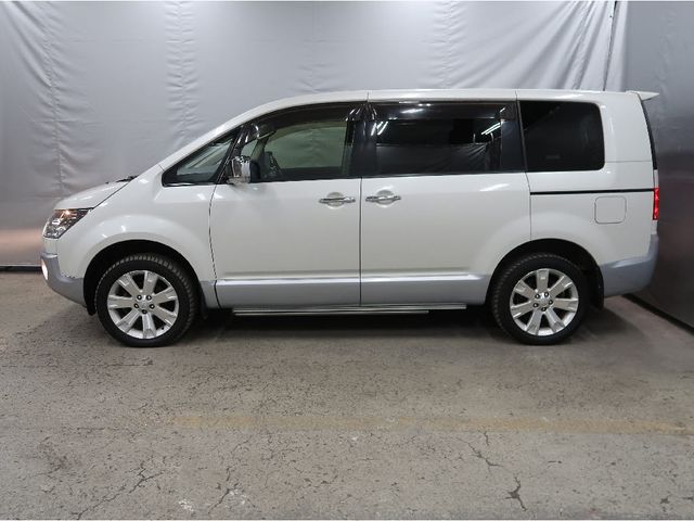 Mitsubishi DELICA D5 2015-03 16922-28