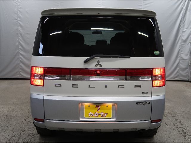 Mitsubishi DELICA D5 2015-03 16922-18