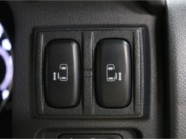 Mitsubishi DELICA D5 2015-03 16922-11