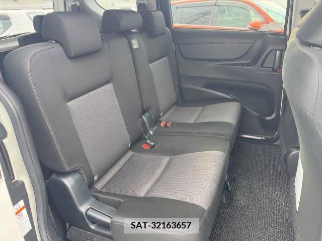 Toyota SIENTA 2019-01 368204-9