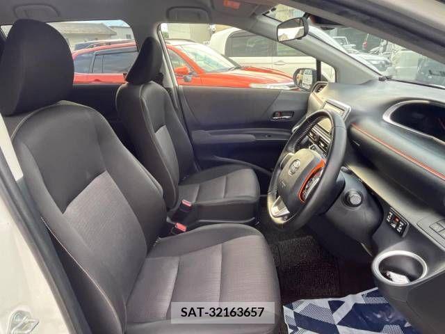 Toyota SIENTA 2019-01 368204-8