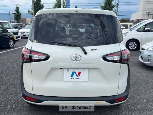 Toyota SIENTA 2019-01 368204-16