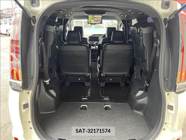 Toyota NOAH 2020-07 279482-10