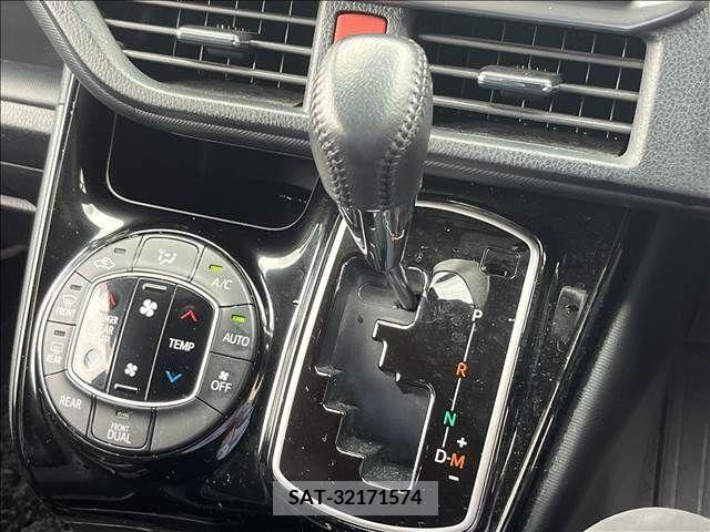 Toyota NOAH 2020-07 279482-27
