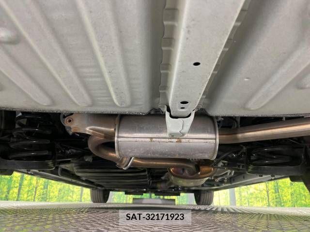 Toyota NOAH 2019-01 385563-19