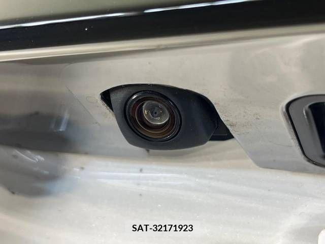 Toyota NOAH 2019-01 385563-18