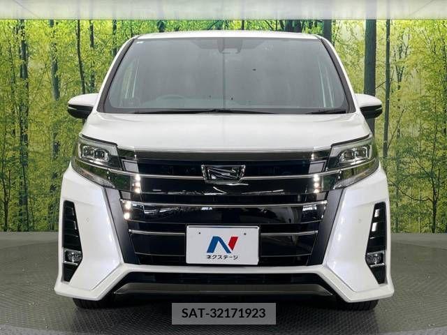 Toyota NOAH 2019-01 385563-11