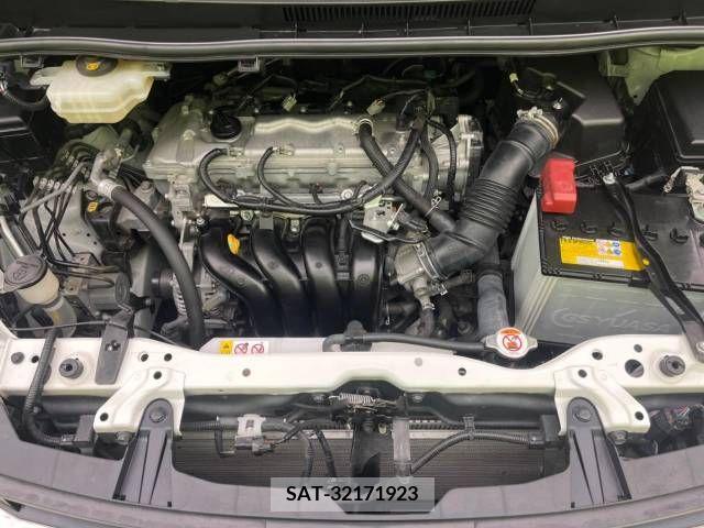 Toyota NOAH 2019-01 385563-1