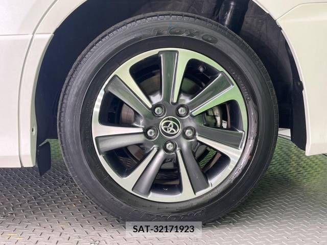 Toyota NOAH 2019-01 385563-9