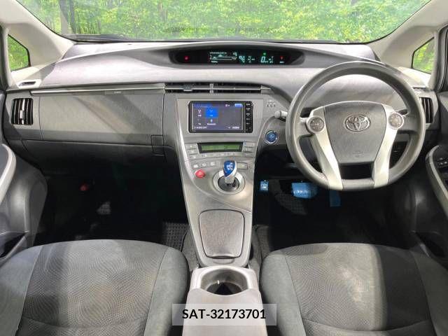 Toyota PRIUS 2015-10 322061-1