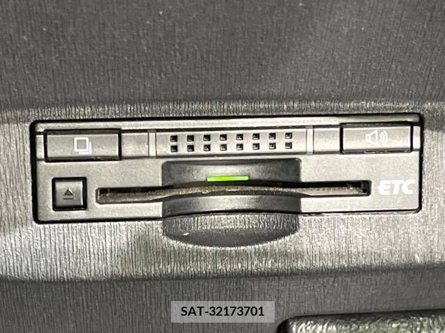 Toyota PRIUS 2015-10 322061-4