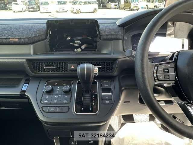 Honda e 2024-01 217411-12