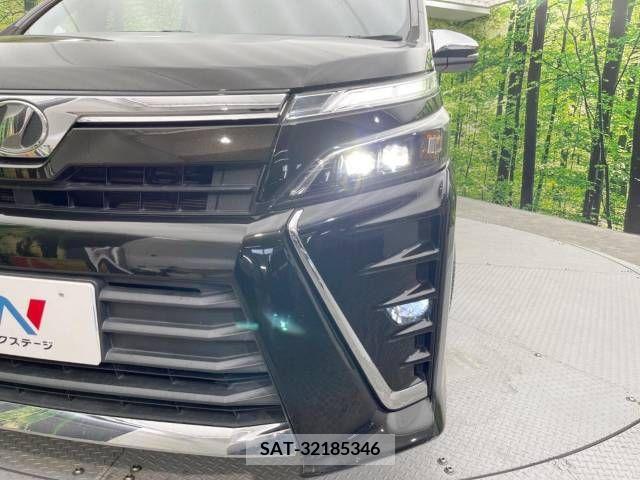 Toyota VOXY 2017-12 370419-16