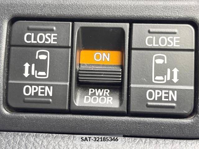 Toyota VOXY 2017-12 370419-2
