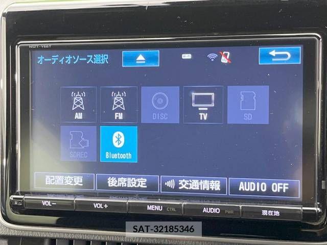 Toyota VOXY 2017-12 370419-5