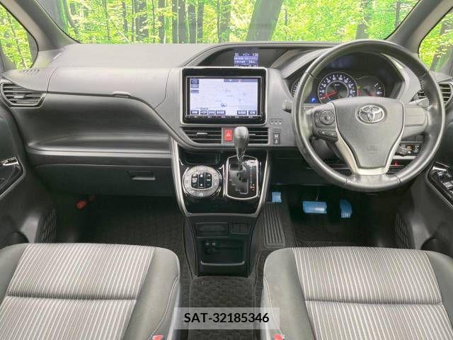Toyota VOXY 2017-12 370419-1
