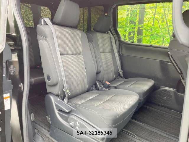 Toyota VOXY 2017-12 370419-12