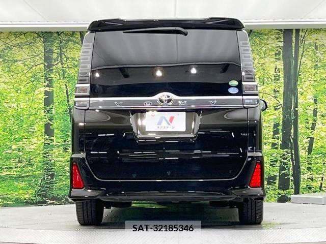Toyota VOXY 2017-12 370419-18