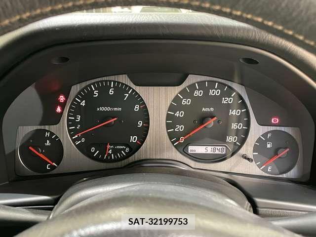 Nissan SKYLINE GT-R 2002-07 371809-10