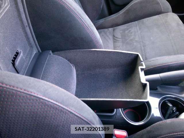 Nissan JUKE 2013-03 337298-6